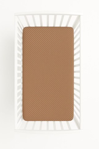 Prześcieradło bawełniane z gumką do łóżeczka 120x60 cm - grochy na brązie