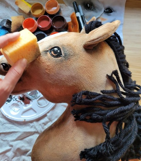 Hobby Horse Duży koń na kiju Premium - maść jelenia A3